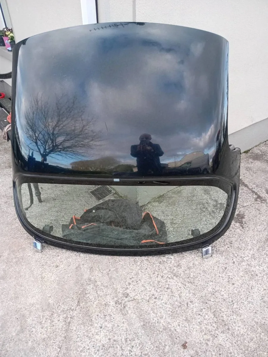 Vintage car. - Image 2