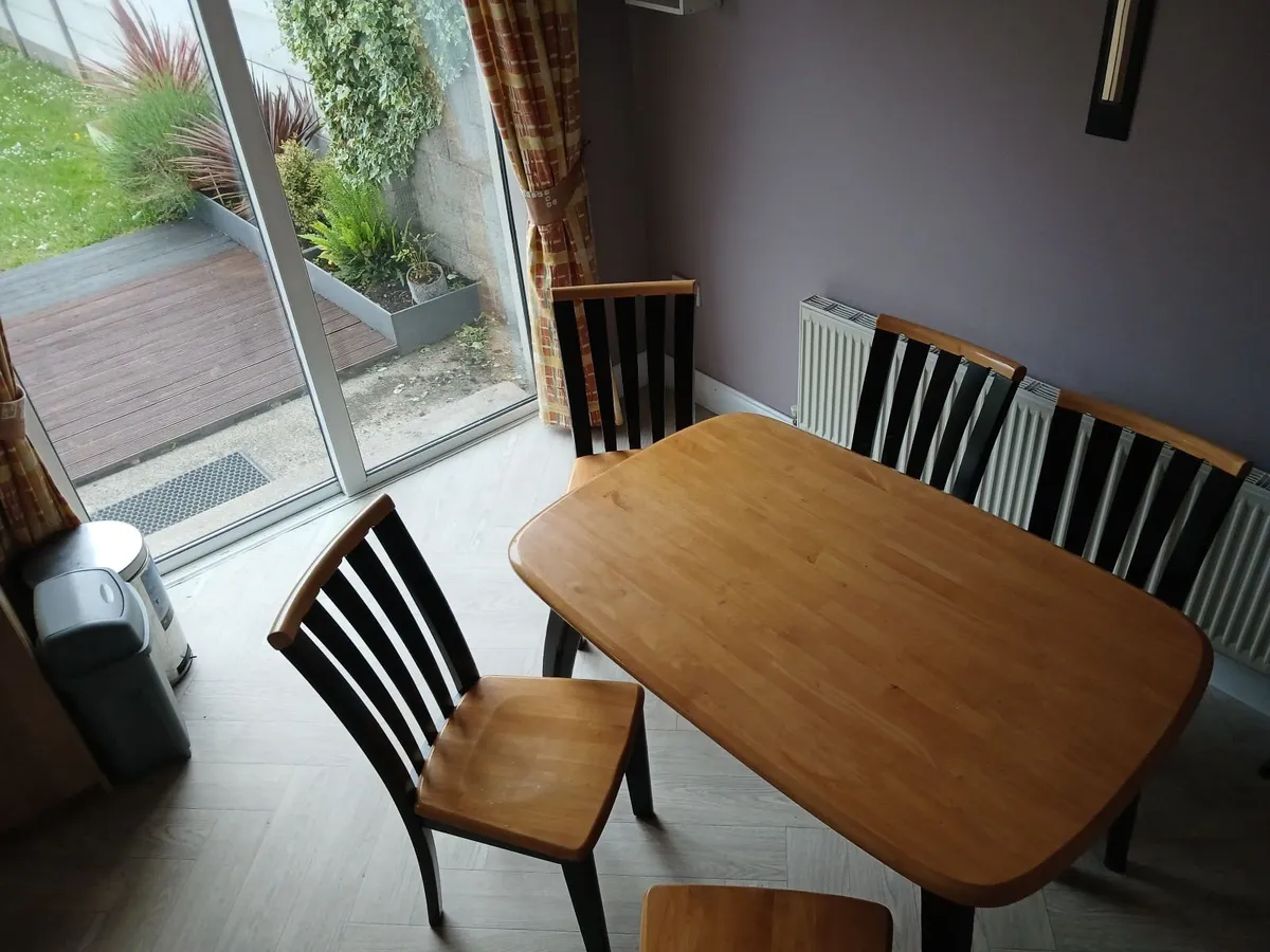 3 Bedroom / 3 Bathroom House To Let in Ballincolli - Image 2