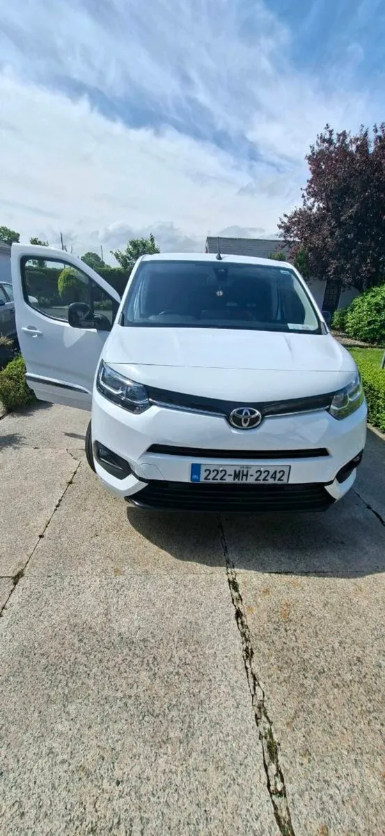Commercial van - Image 3