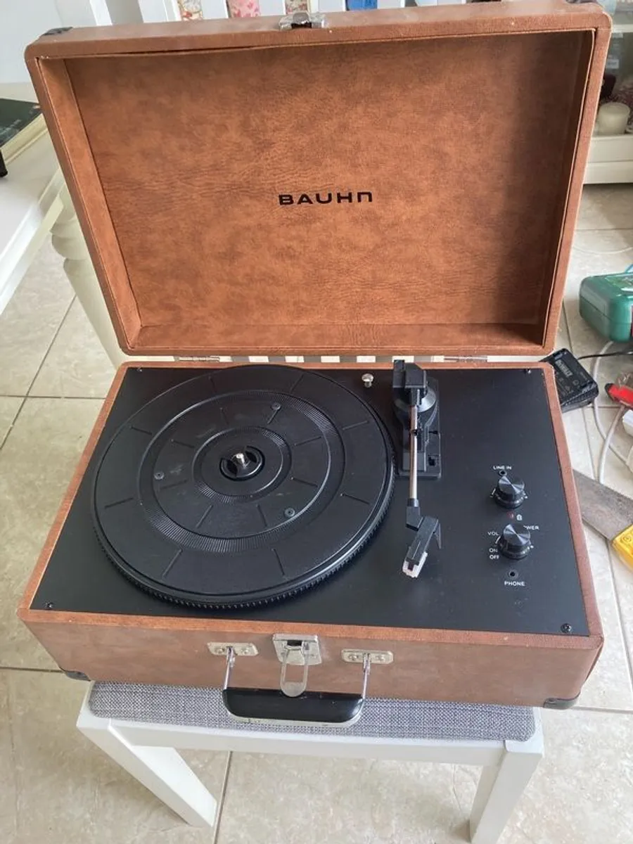 turntable - Image 1