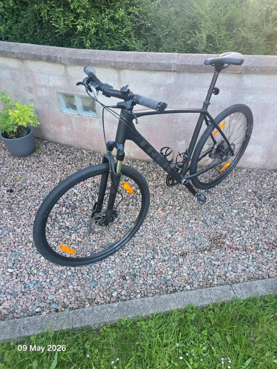 Bicycle and indoor trainer - Image 3