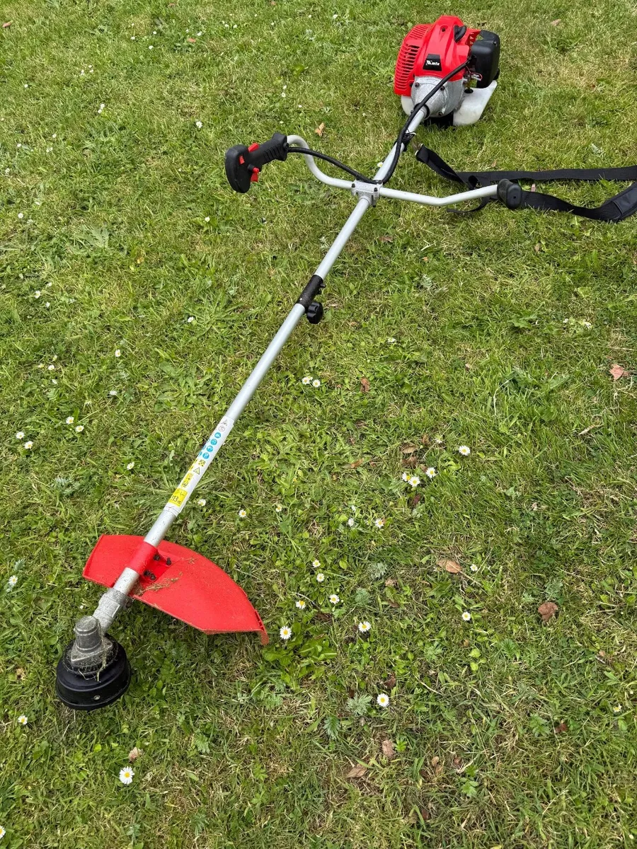 MTX MT-52-2 Petrol Strimmer - Image 1
