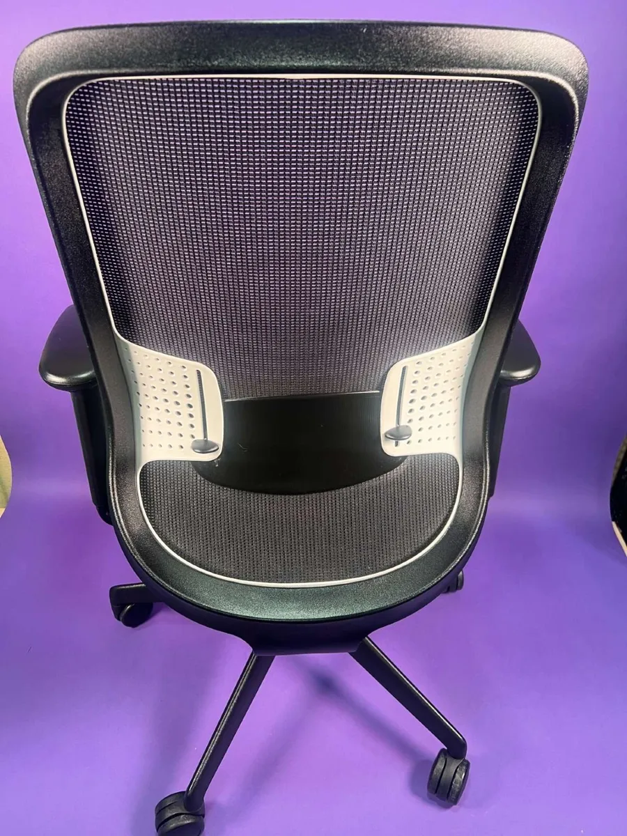 Orangebox Do Better office chair inc postage - Image 4