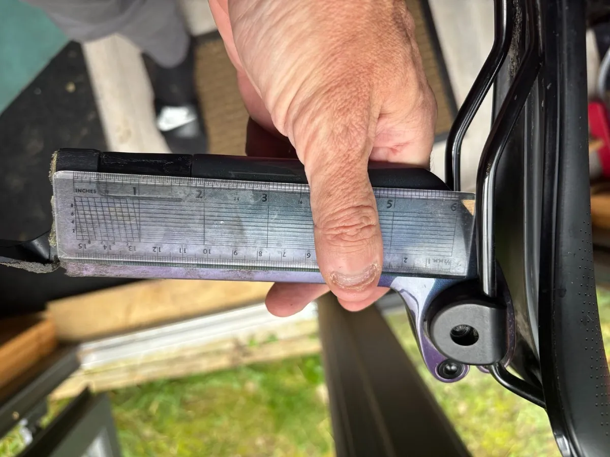 Madone SLR7 Gen6 seat post - Image 1