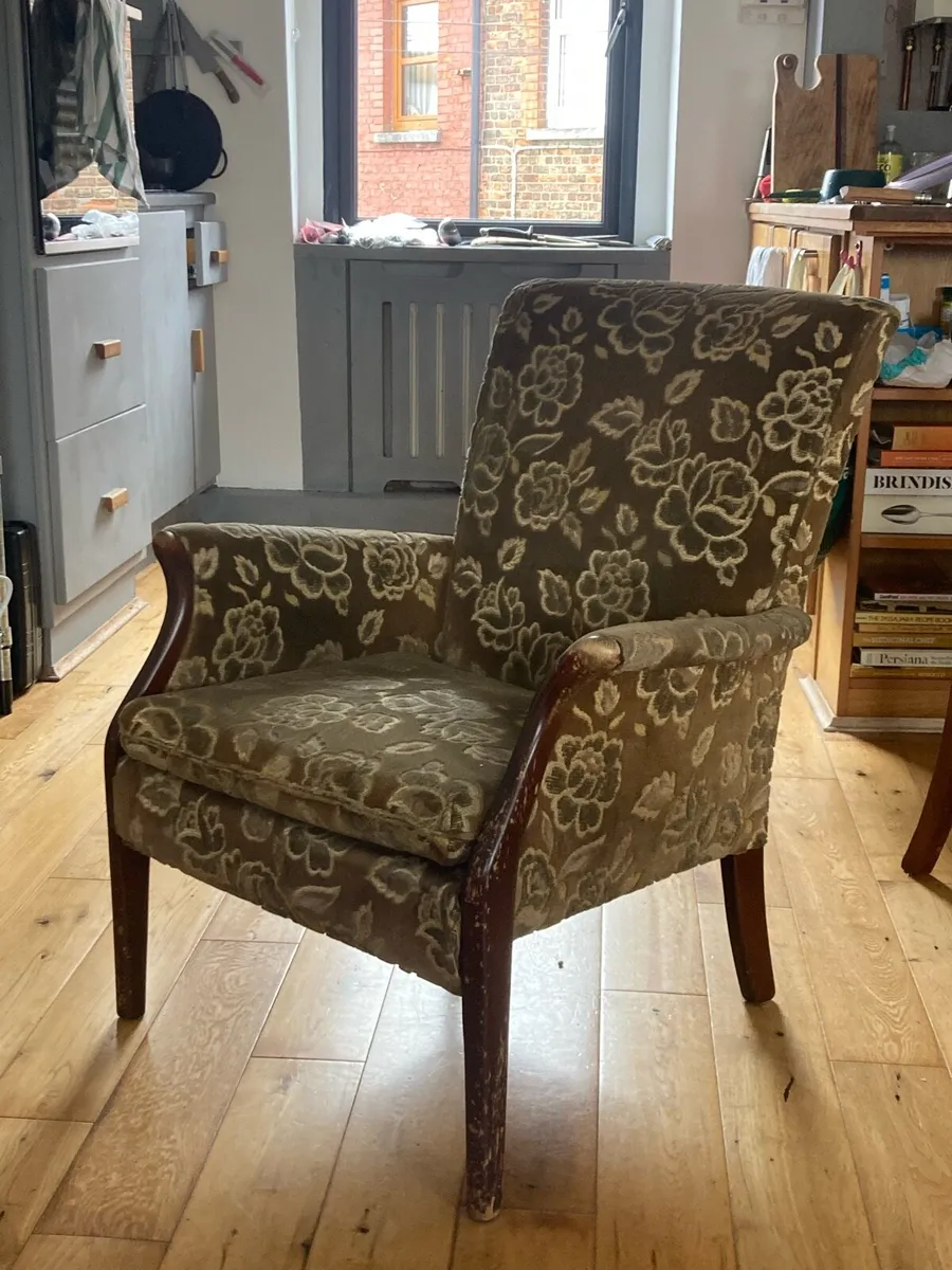 Comfortable Chair - Image 1
