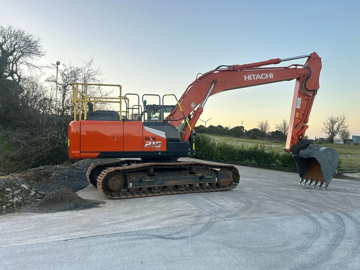 Hitachi ZX210 LC-7 - Image 2