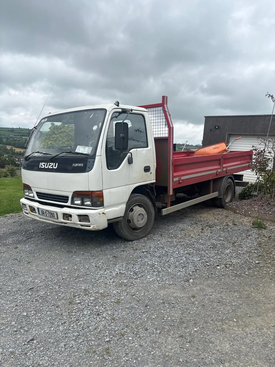 Isuzu NPR  white - Image 4