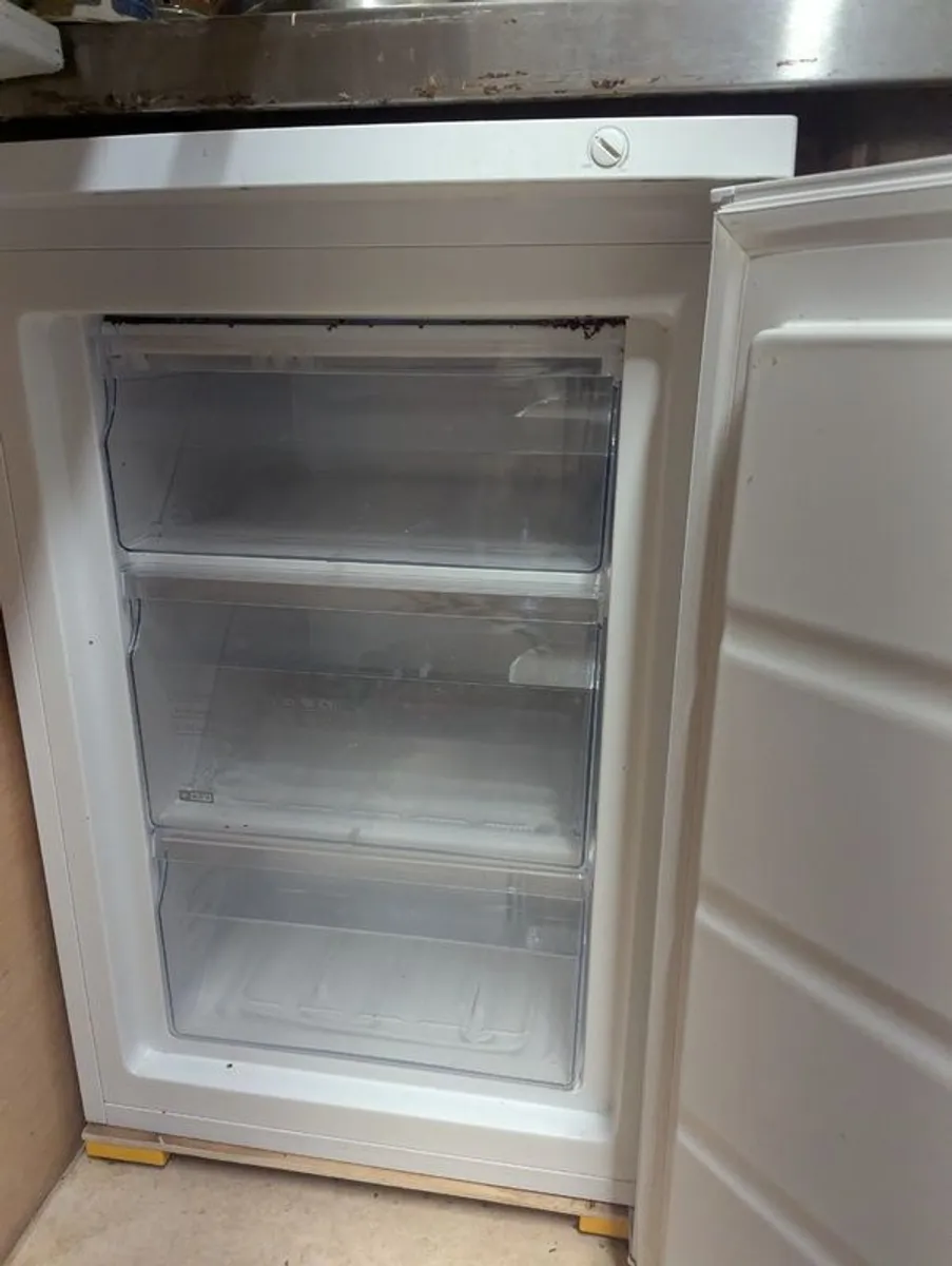 fridge freezzer - Image 2