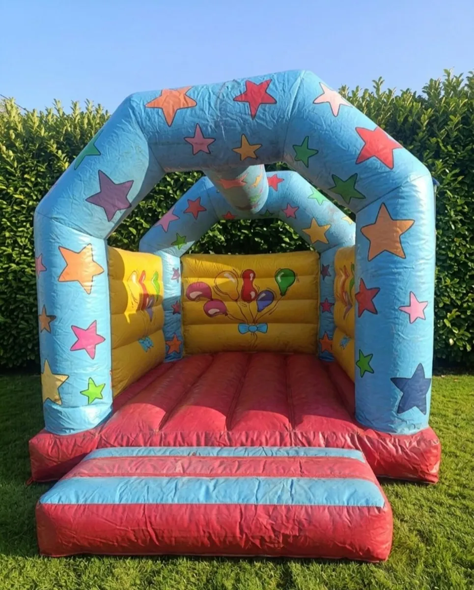 Bouncy castles - Image 3