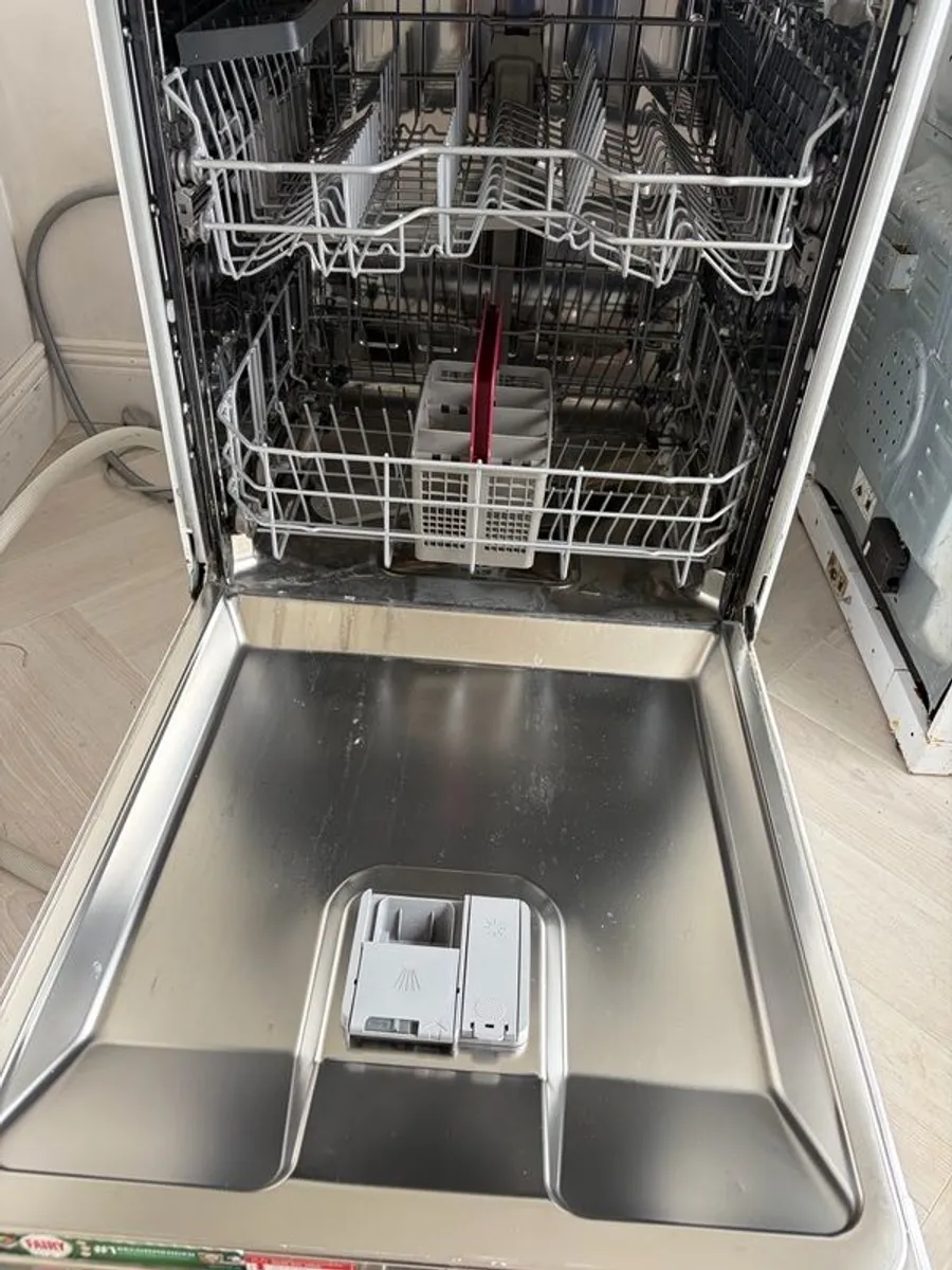 Dishwasher - Image 3