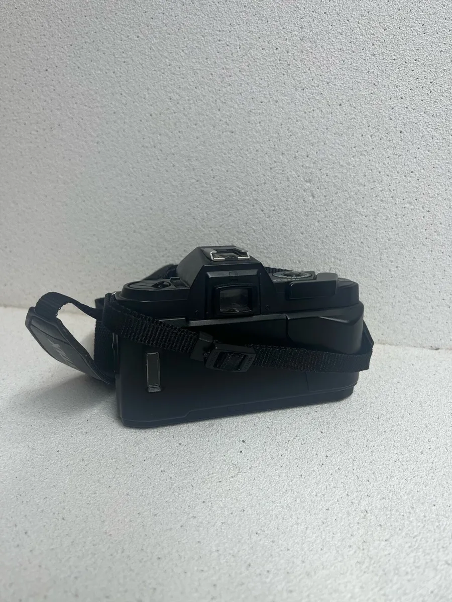 Pentax P30 Camera - Image 2