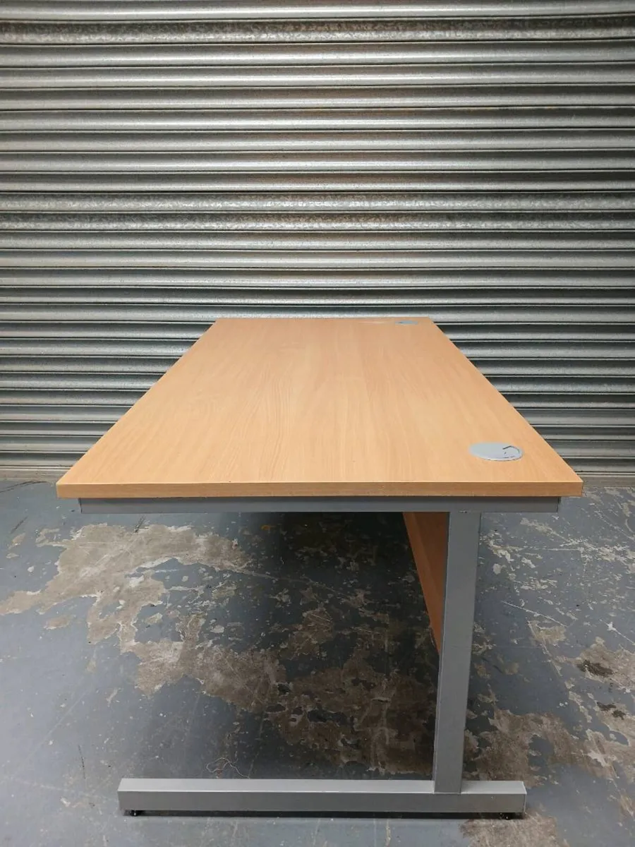 Office desk - Image 4
