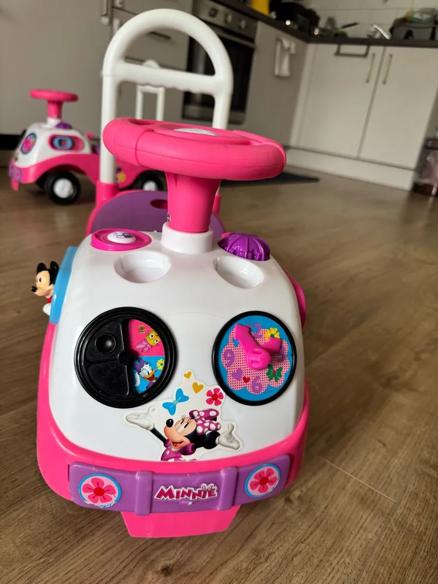 Ride on kids toy car - Image 1
