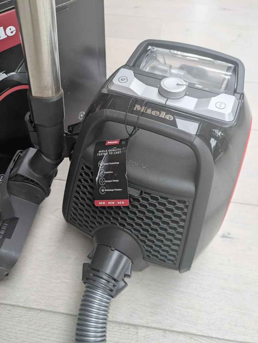 Miele bagless vacuum boost CX1 - Image 1