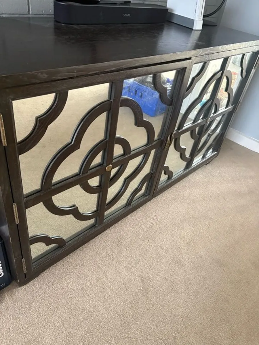 Stunning Julian Chichester Oak Cabinet - Image 2