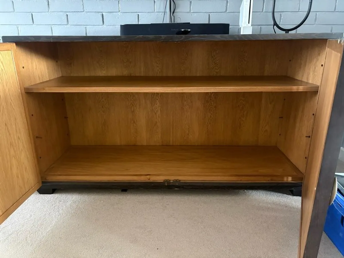 Stunning Julian Chichester Oak Cabinet - Image 3