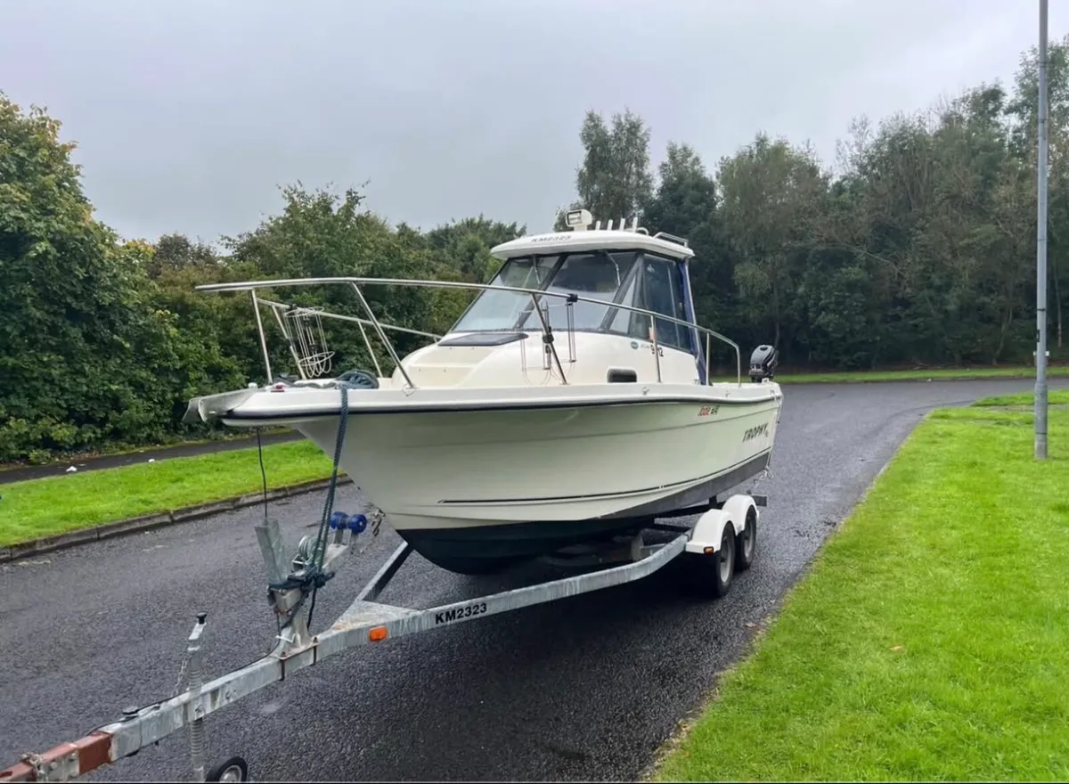 2005 Bayliner Trophy 2052 WA - Image 2