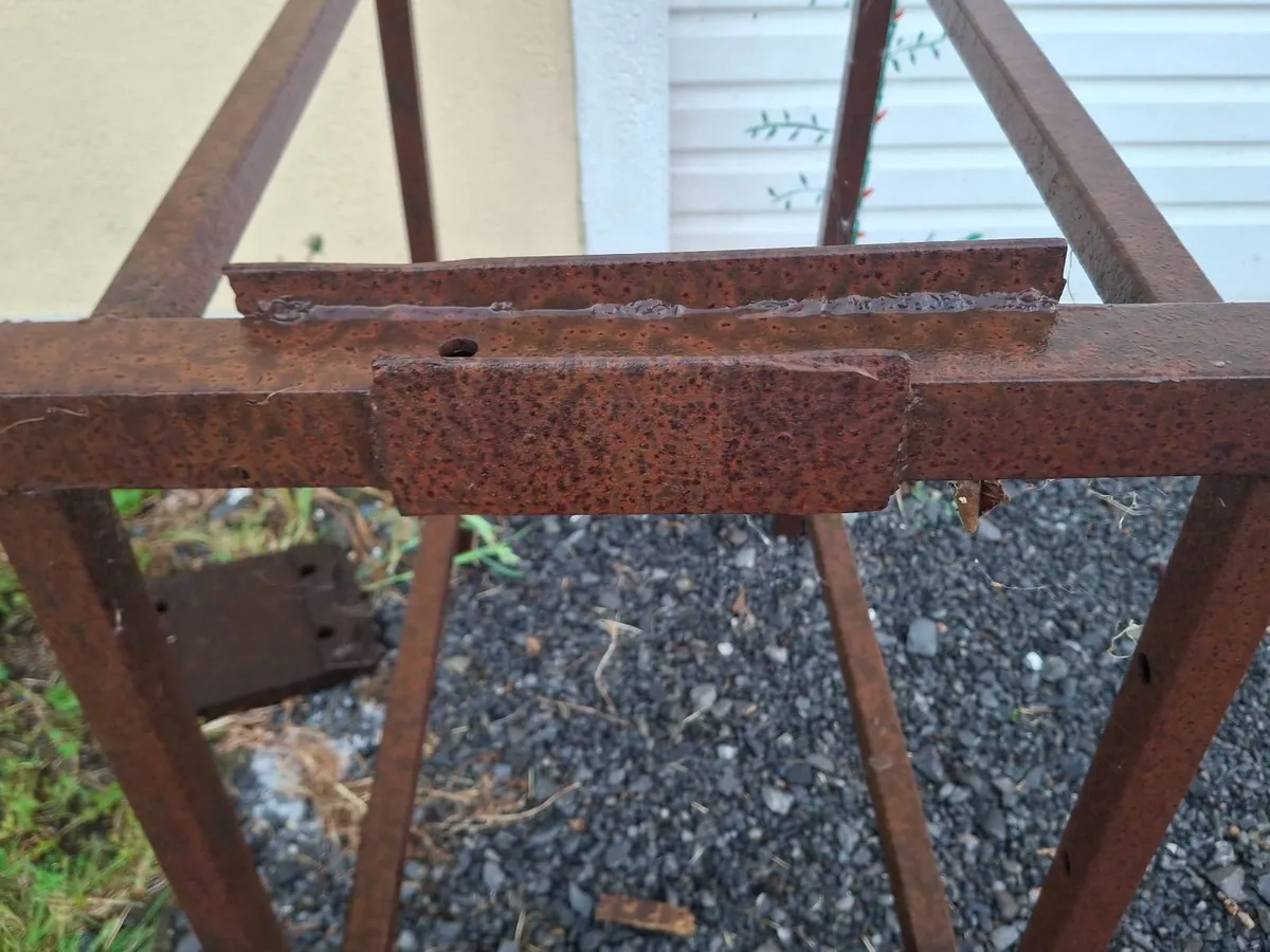 Heavy-Duty Solid Steel Stand – Multipurpose... - Image 2