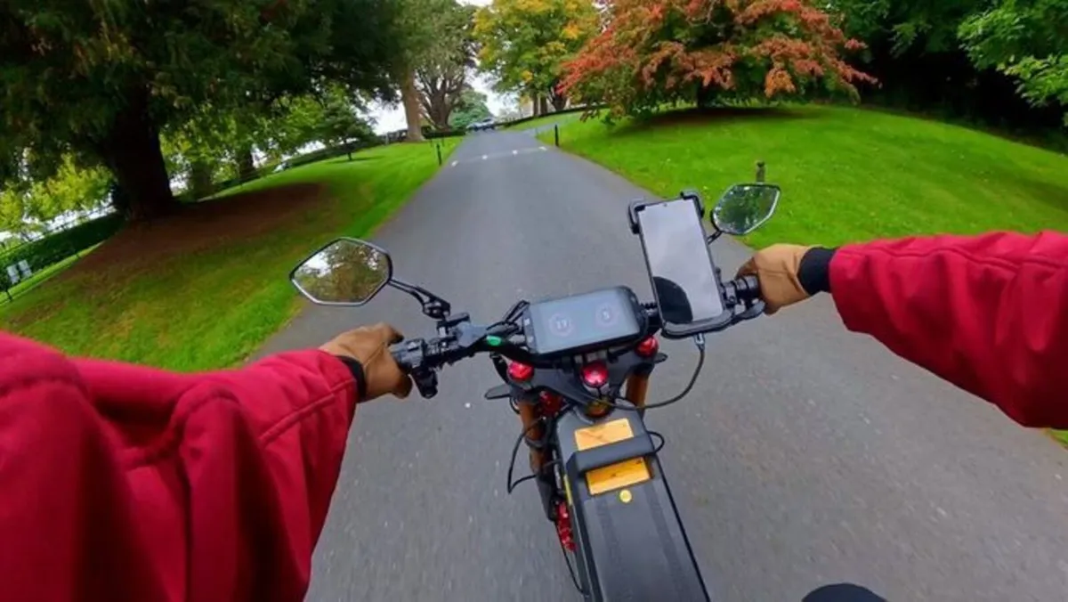 Electric 5600W Dual Motor Bike - Image 4