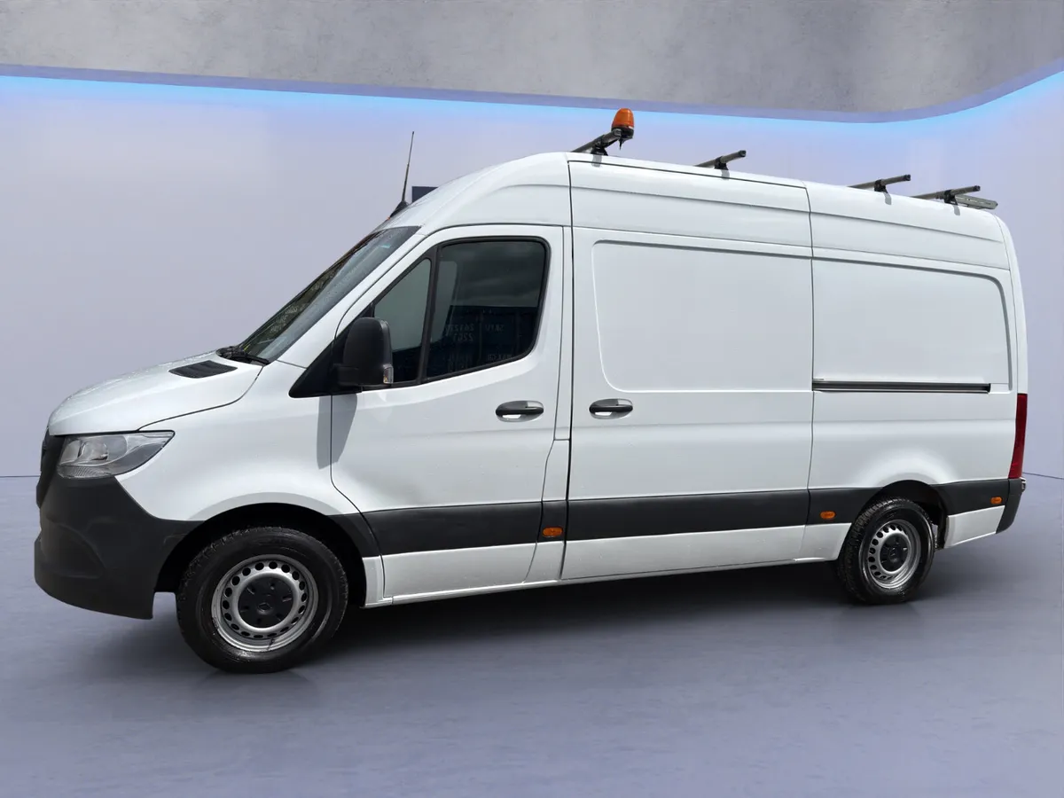 2022 Mercedes-Benz Sprinter 315 RWD - Image 4