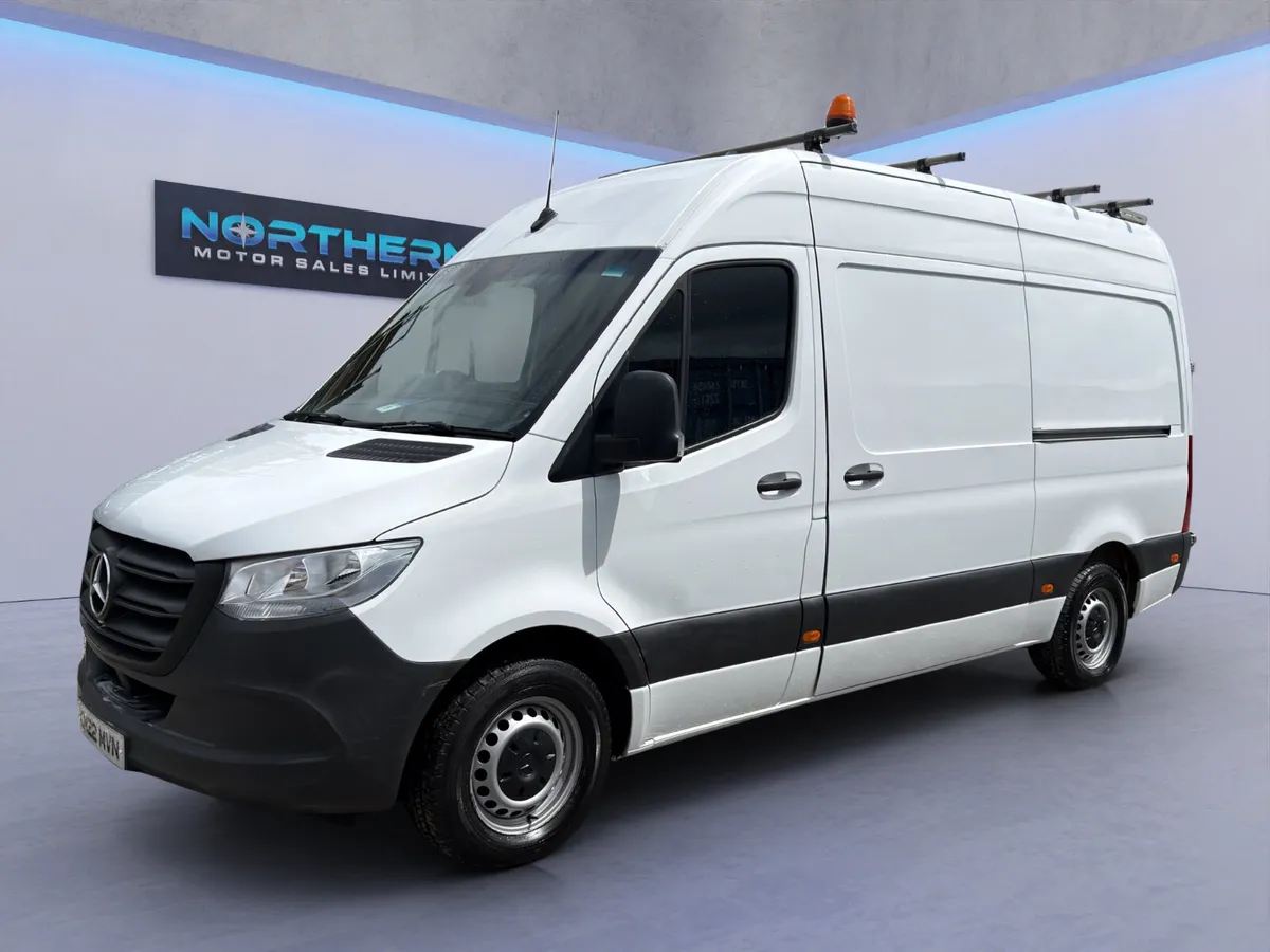 2022 Mercedes-Benz Sprinter 315 RWD - Image 3