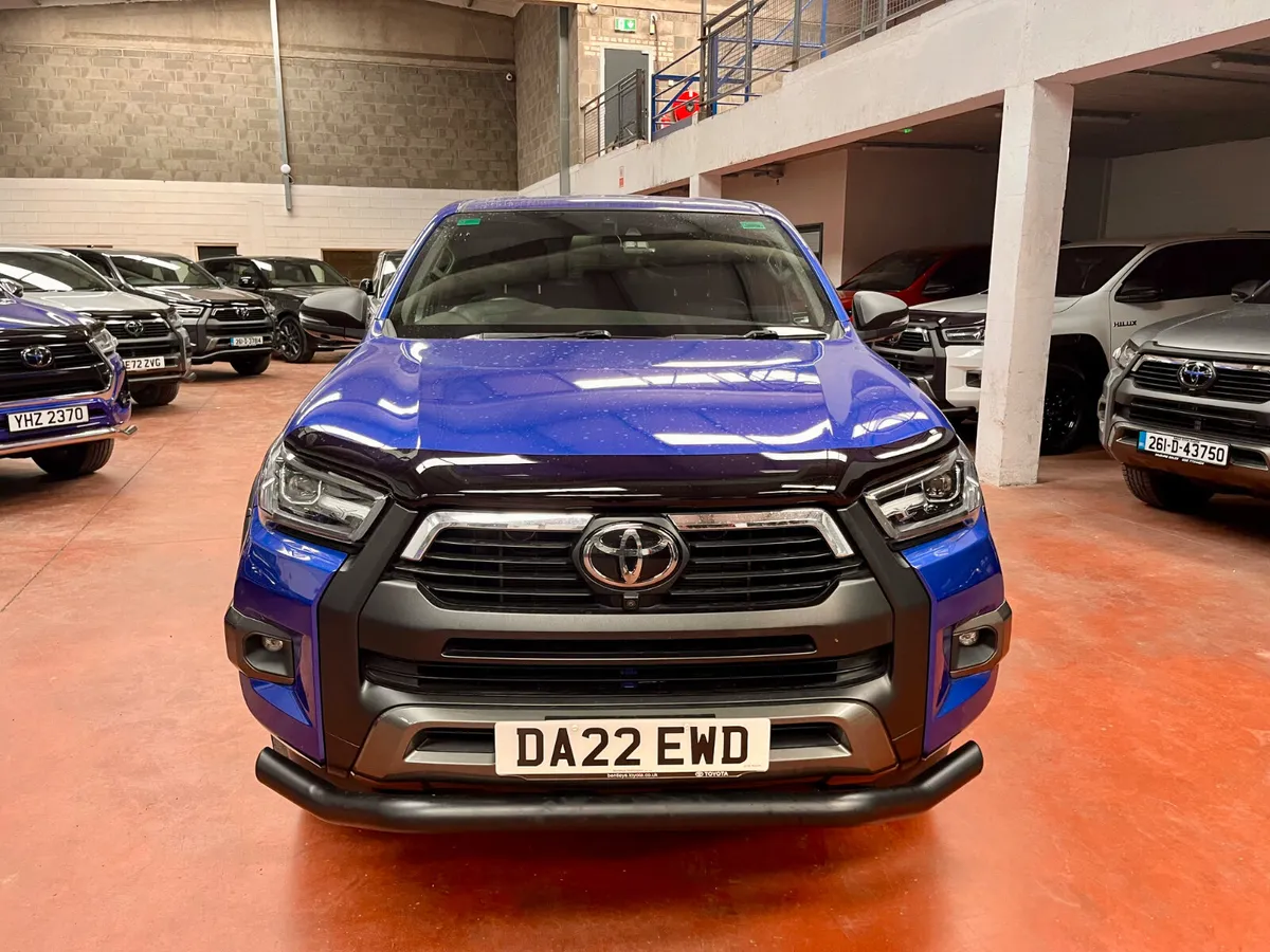 2022 Toyota Hilux 2.8 Invincible X Auto - Image 3