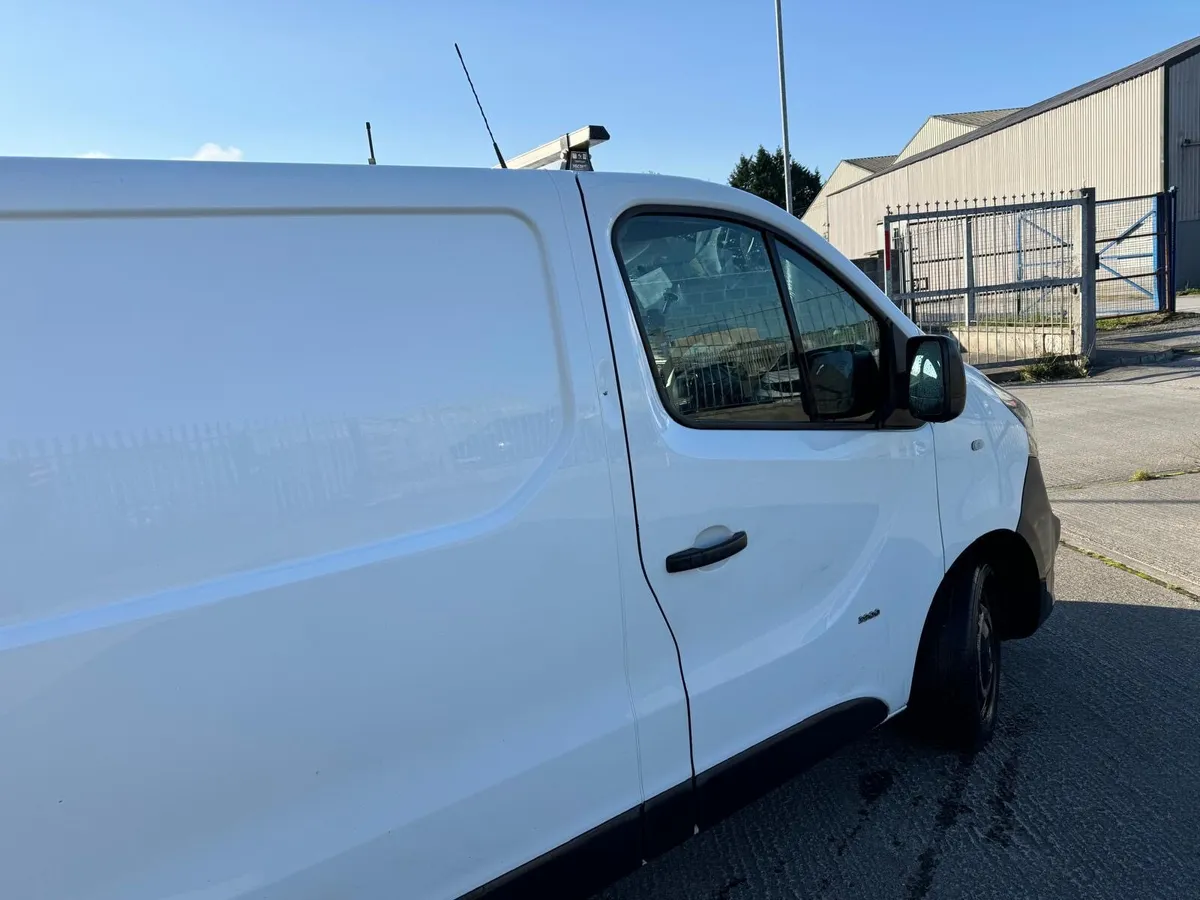 Van Vauxhall Vivaro - Image 2