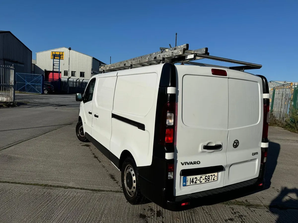Van Vauxhall Vivaro - Image 4
