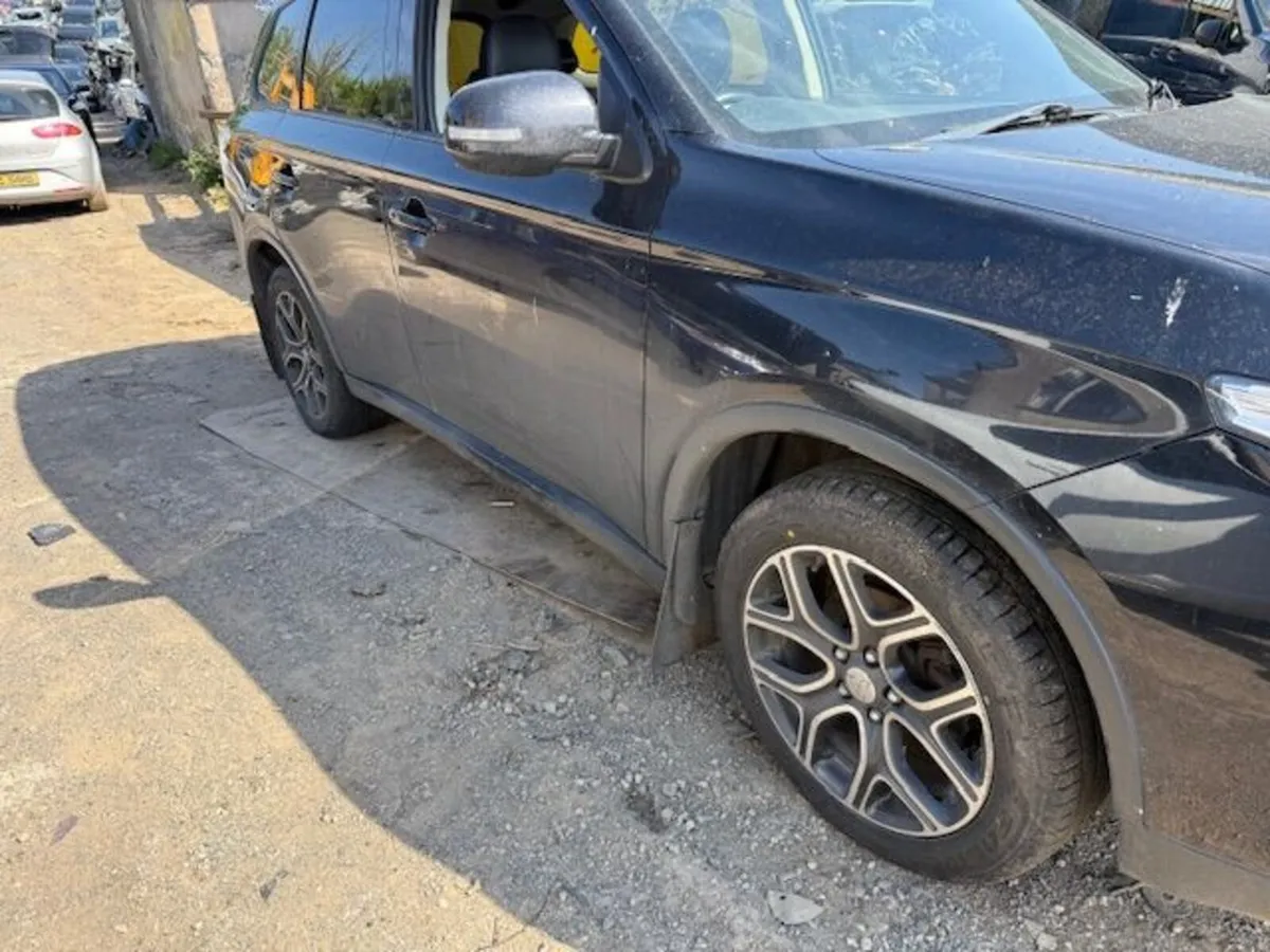 2014 MITSUBISHI OUTLANDER 2.3L-D - Image 1