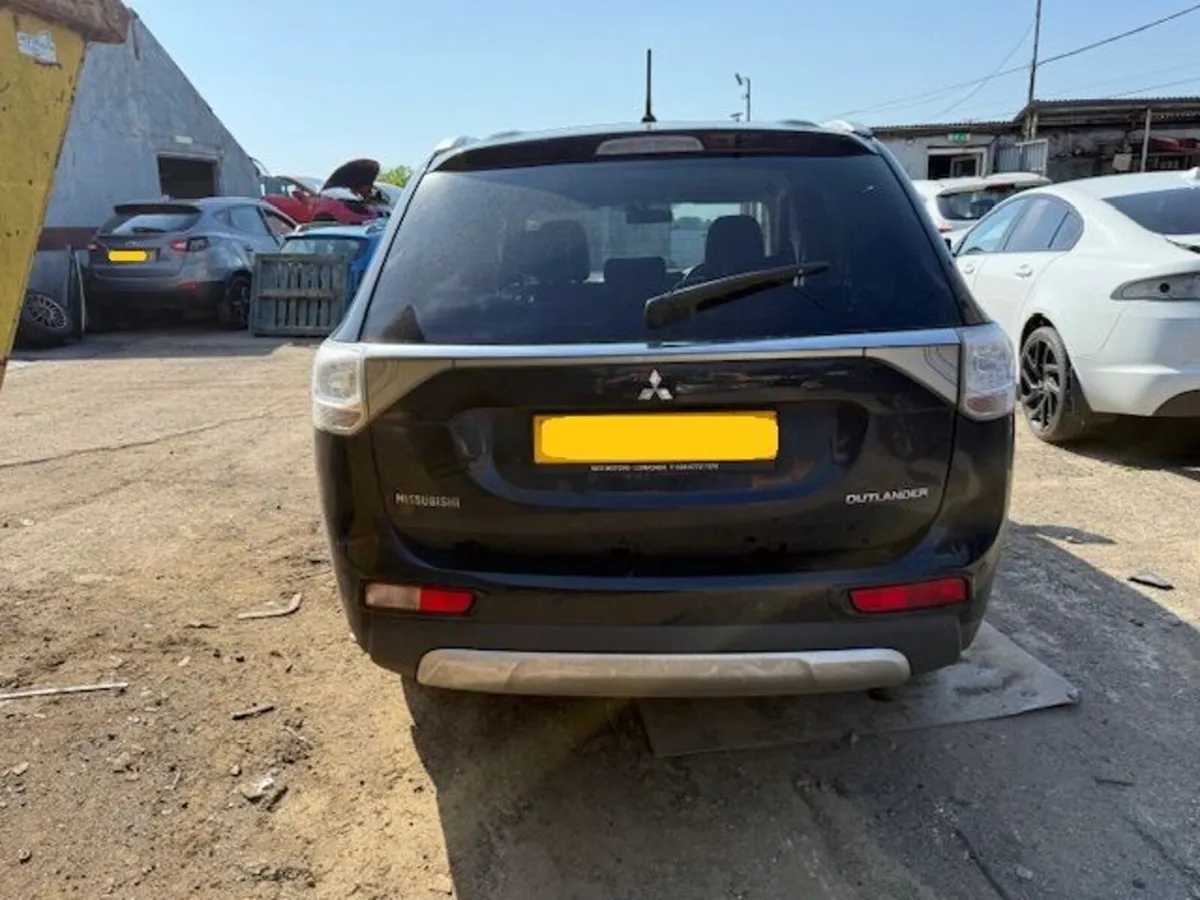 2014 MITSUBISHI OUTLANDER 2.3L-D - Image 3
