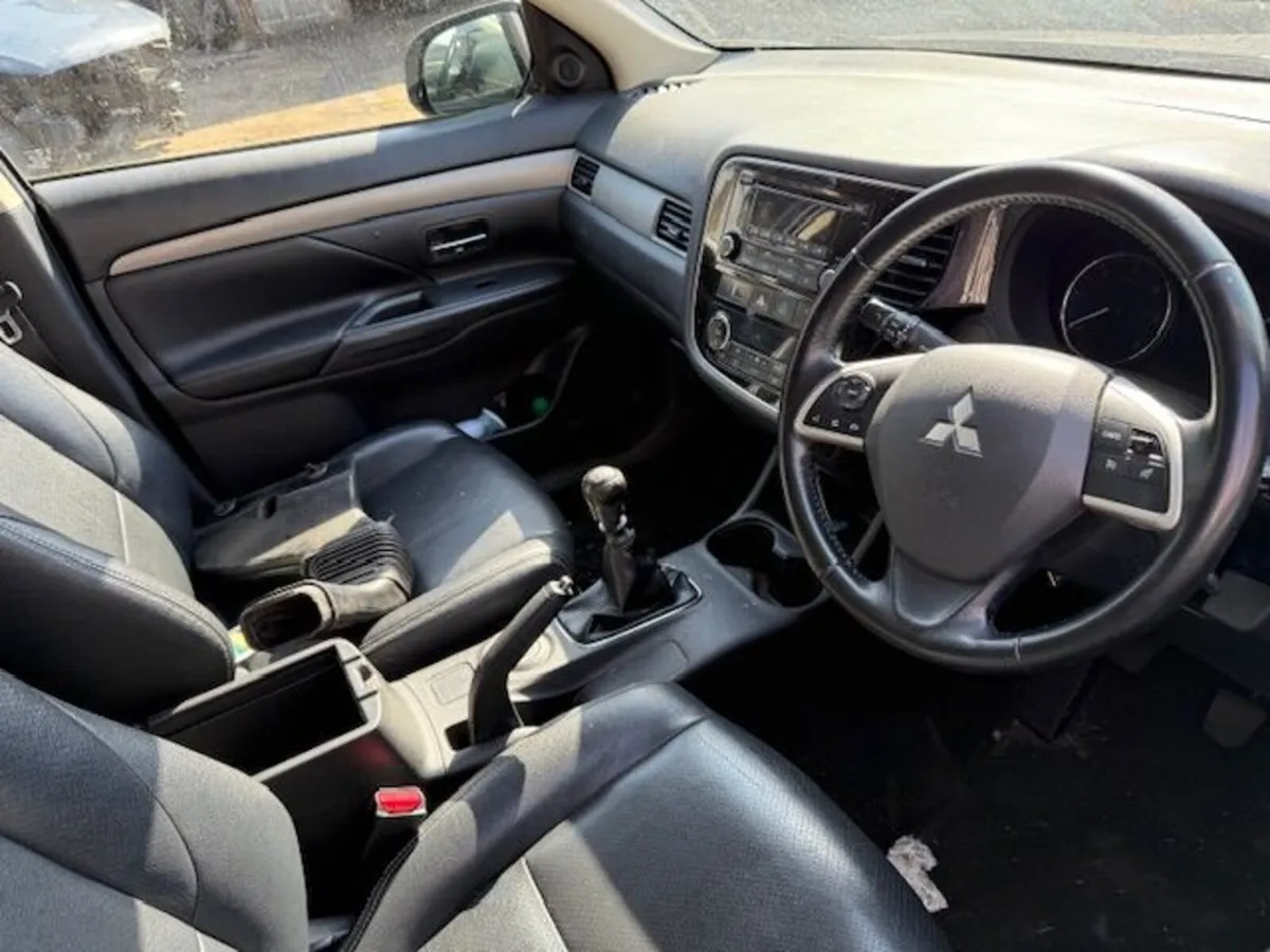 2014 MITSUBISHI OUTLANDER 2.3L-D - Image 4