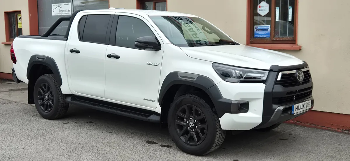 New Toyota Hilux Auto Invincible X  Price Plus Vat - Image 3