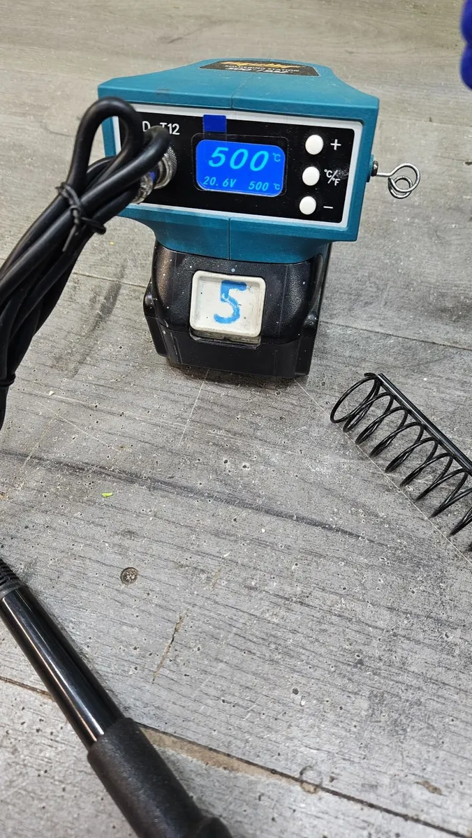 Soldering iron for Makita 18V LXT Batteries - Image 2