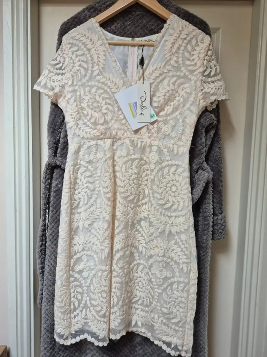 Lace dress - Image 1