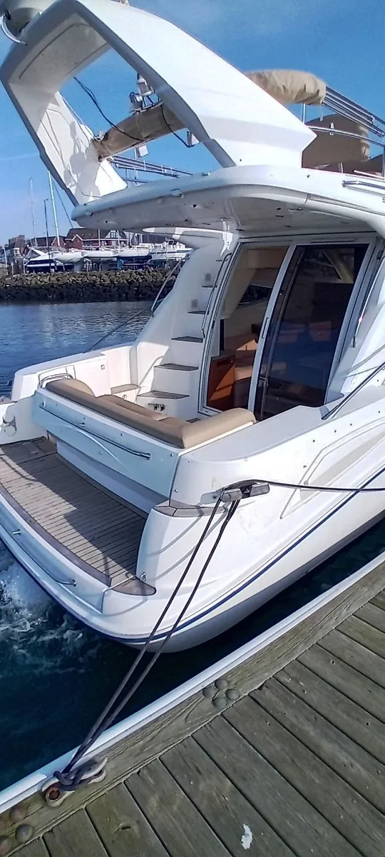Sealine F34 with generator - Image 2