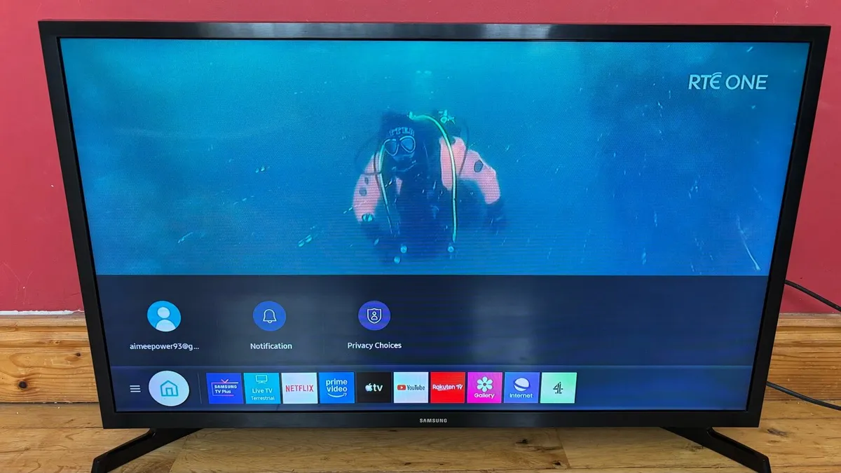 32” Samsung Smart TV - Image 2