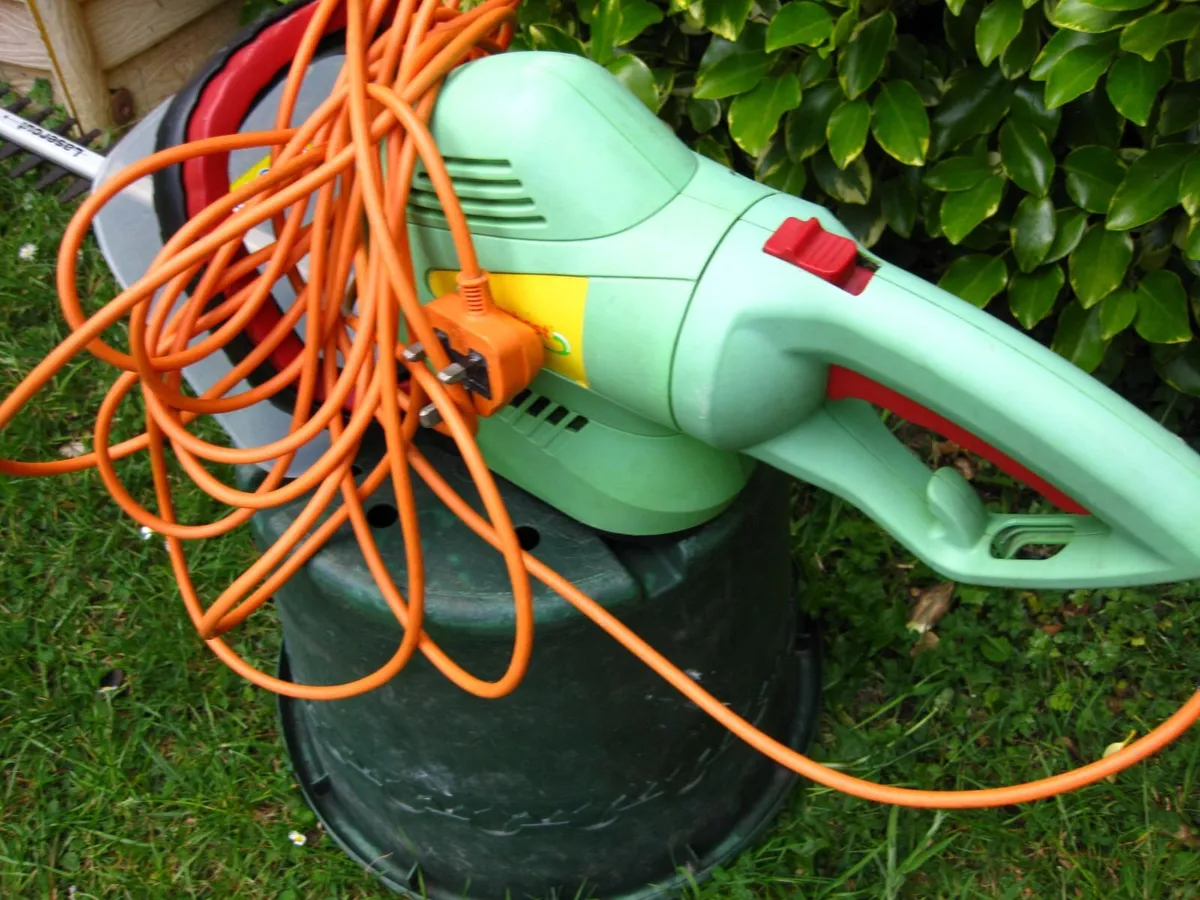 Lasercut 610mm Electric Hedge Trimmer. - Image 4