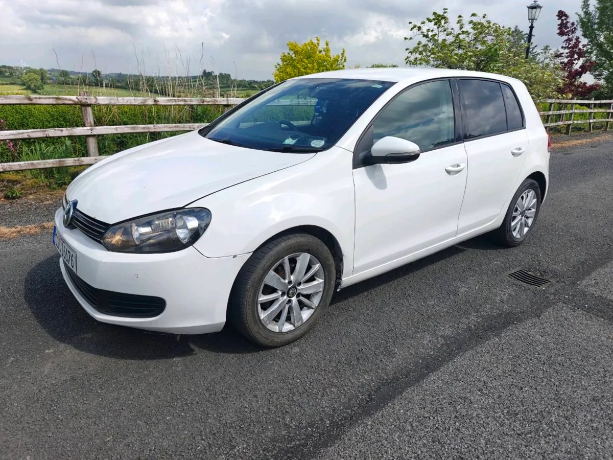 2011 Volkswagen Golf 1.6TDI - Image 1