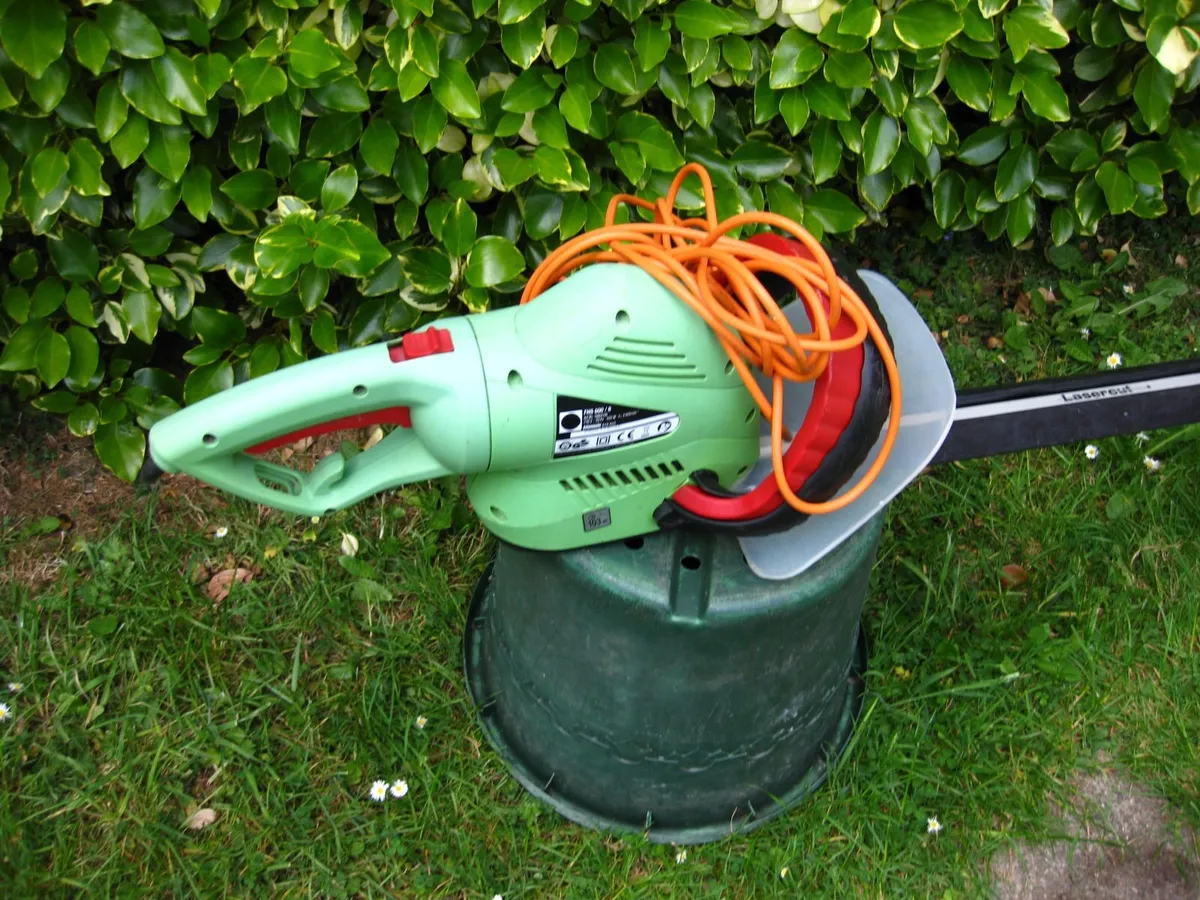 Lasercut 610mm Electric Hedge Trimmer. - Image 2