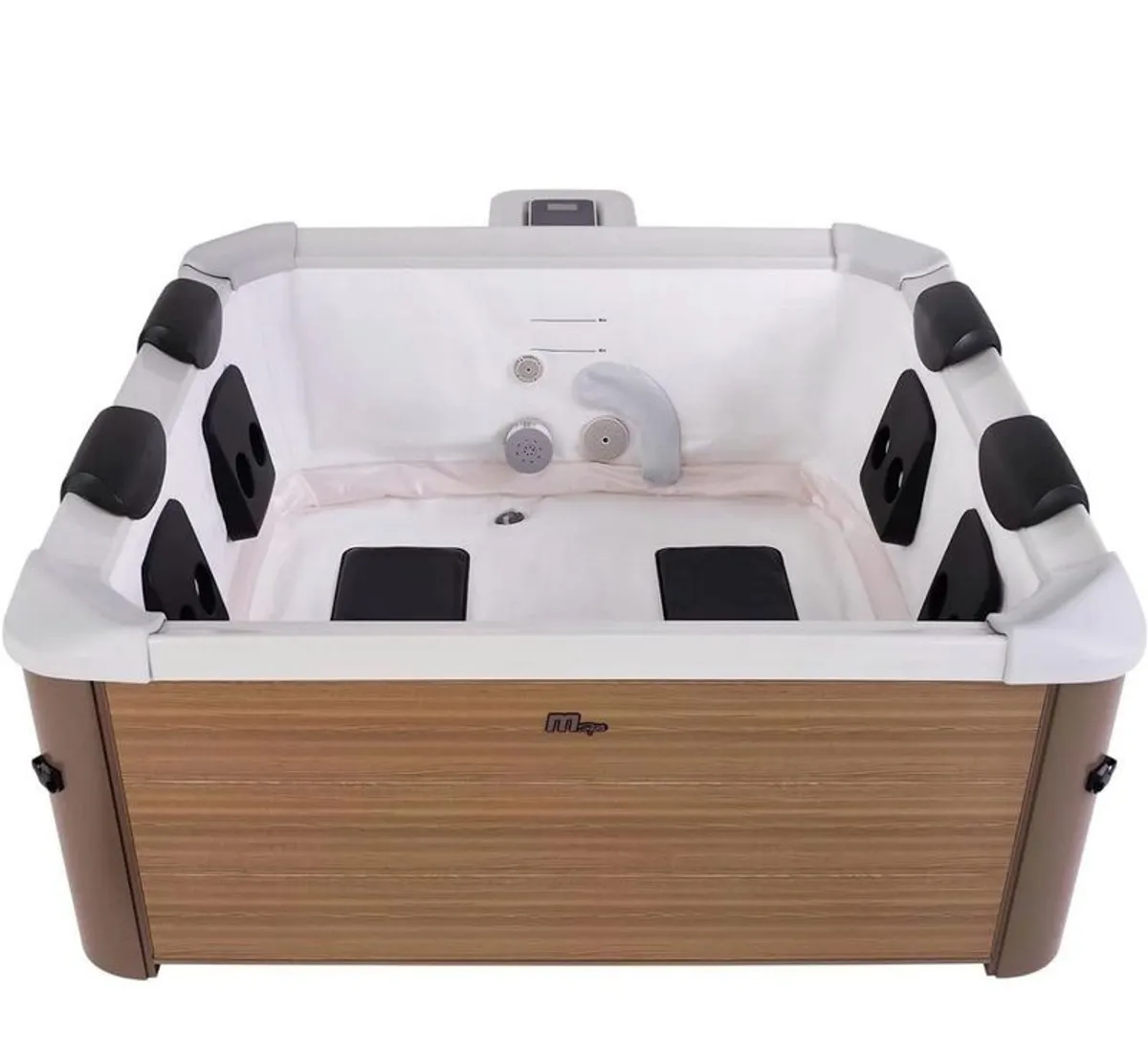New 4-6 Person Aquarius Hot Tub - Image 4