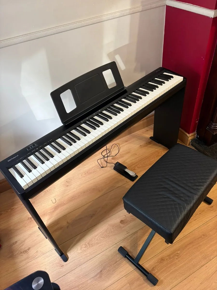 Roland FP-10 Digital Piano Bundle - Image 1
