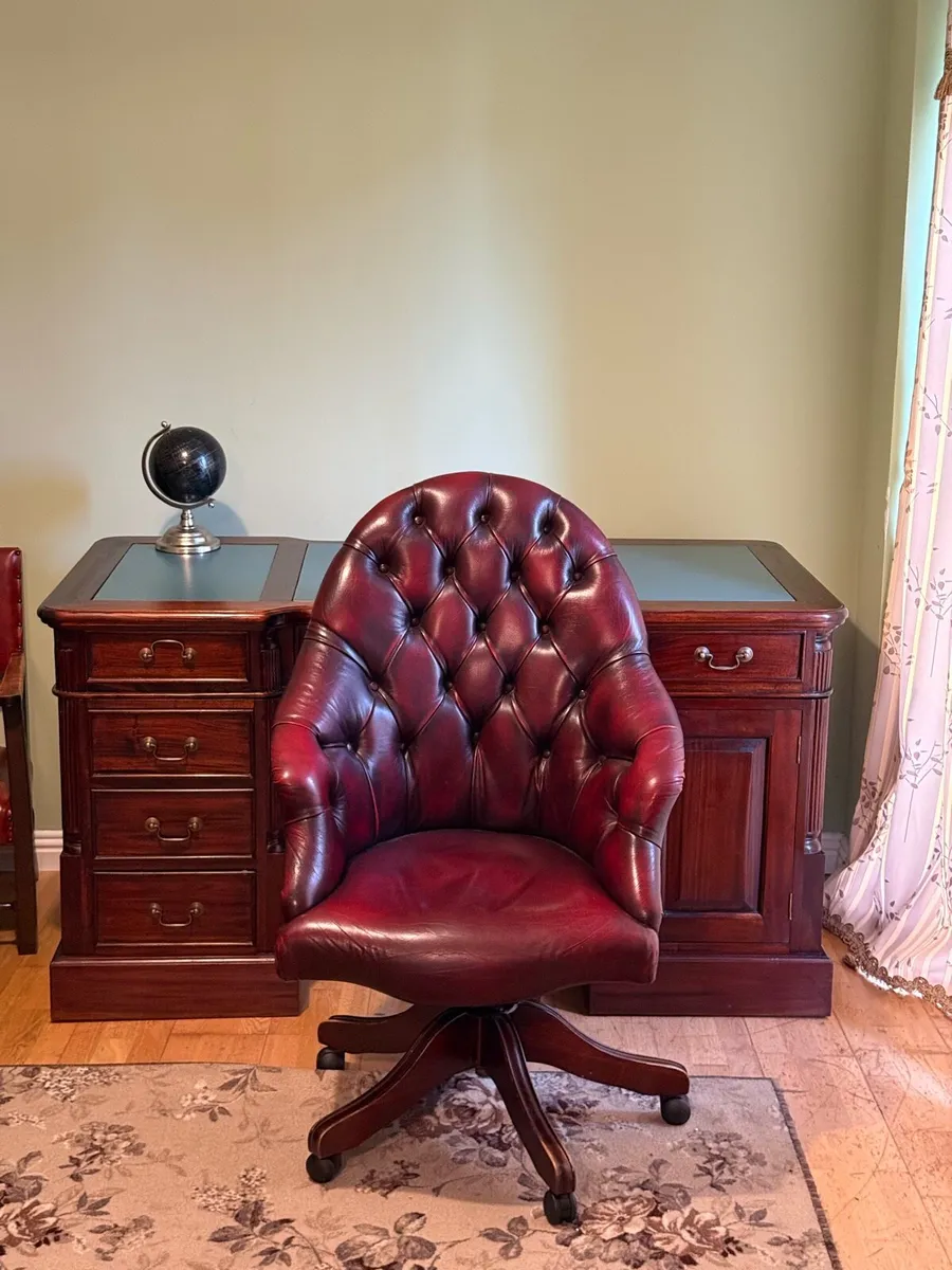 Vintage Chesterfield swivel office chair oxblood - Image 1