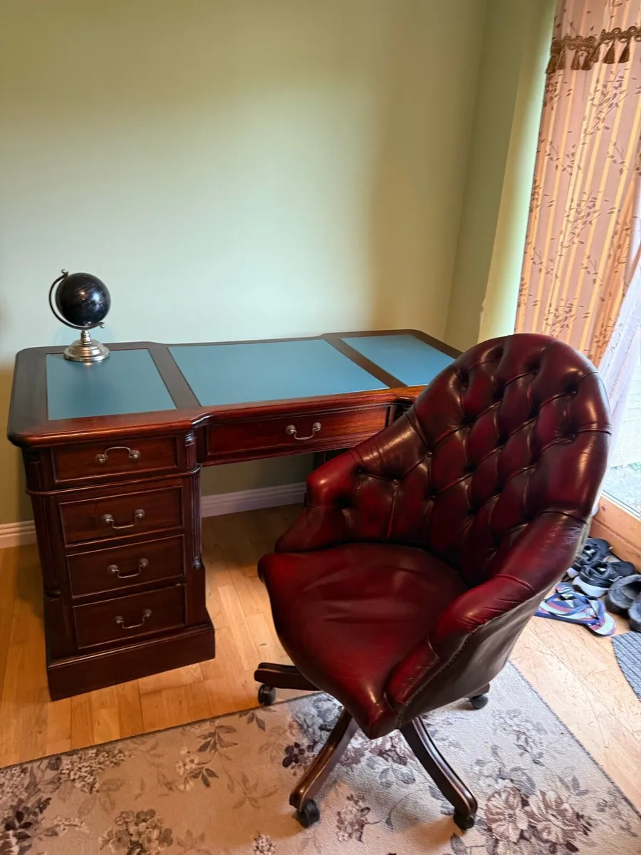Vintage Chesterfield swivel office chair oxblood - Image 2