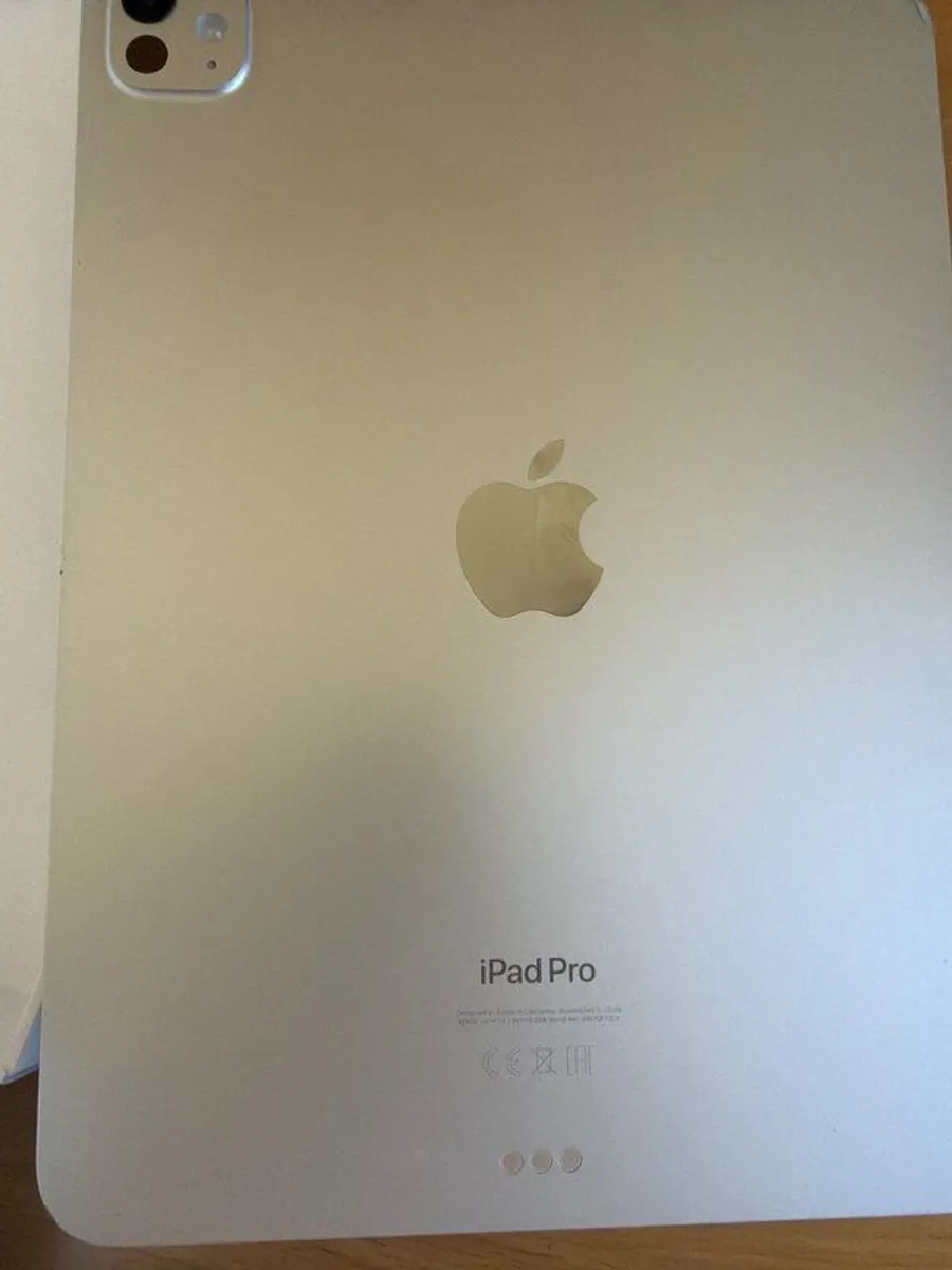 iPad Pro  4 th generation 11 inches 256 gb - Image 1