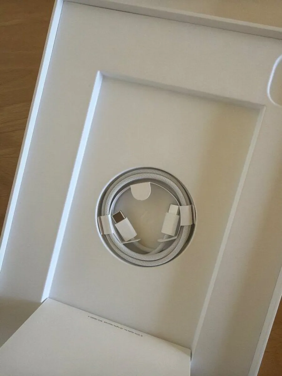 iPad Pro  4 th generation 11 inches 256 gb - Image 2