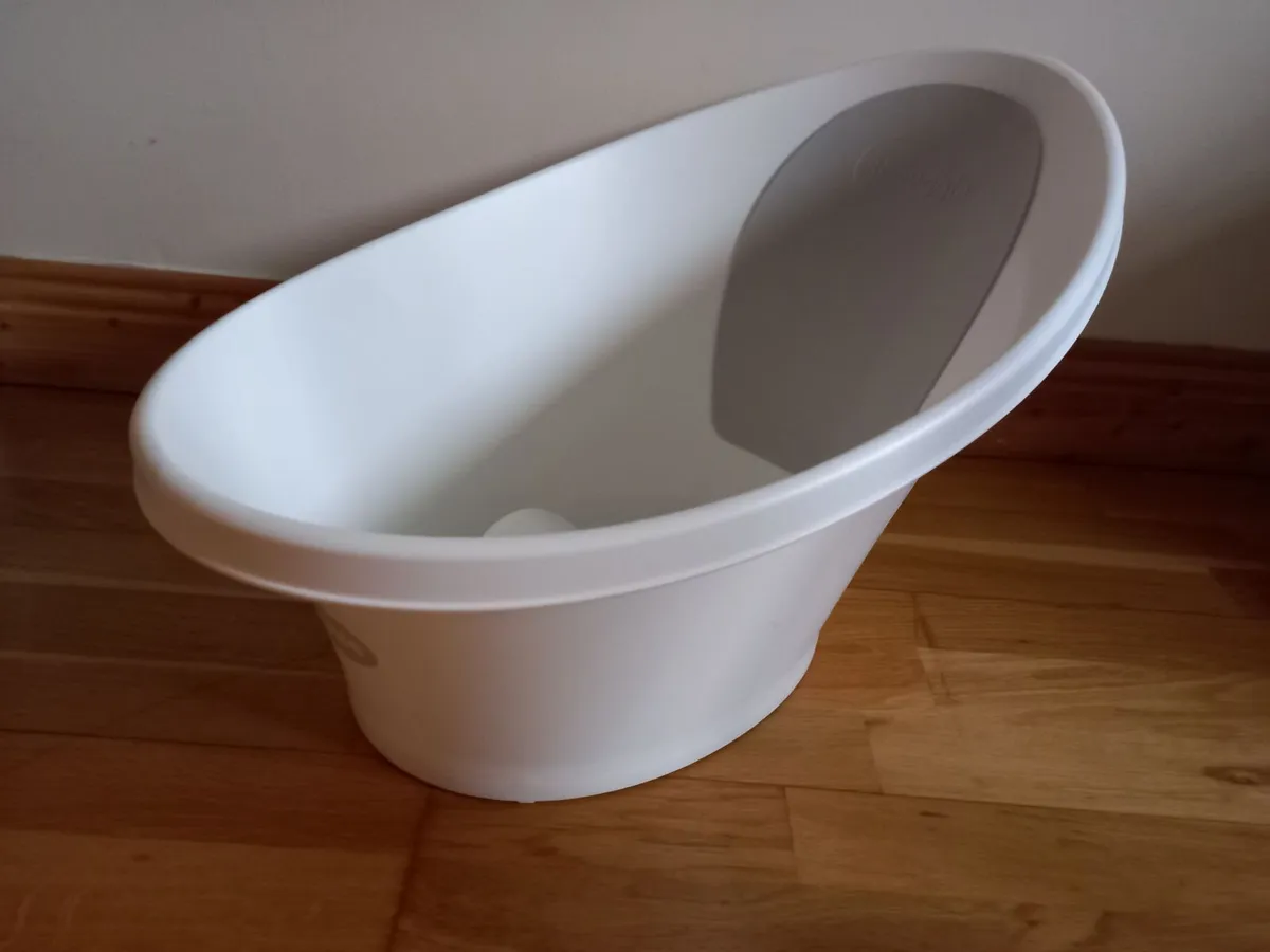 Baby bath and nappy bin - Image 1