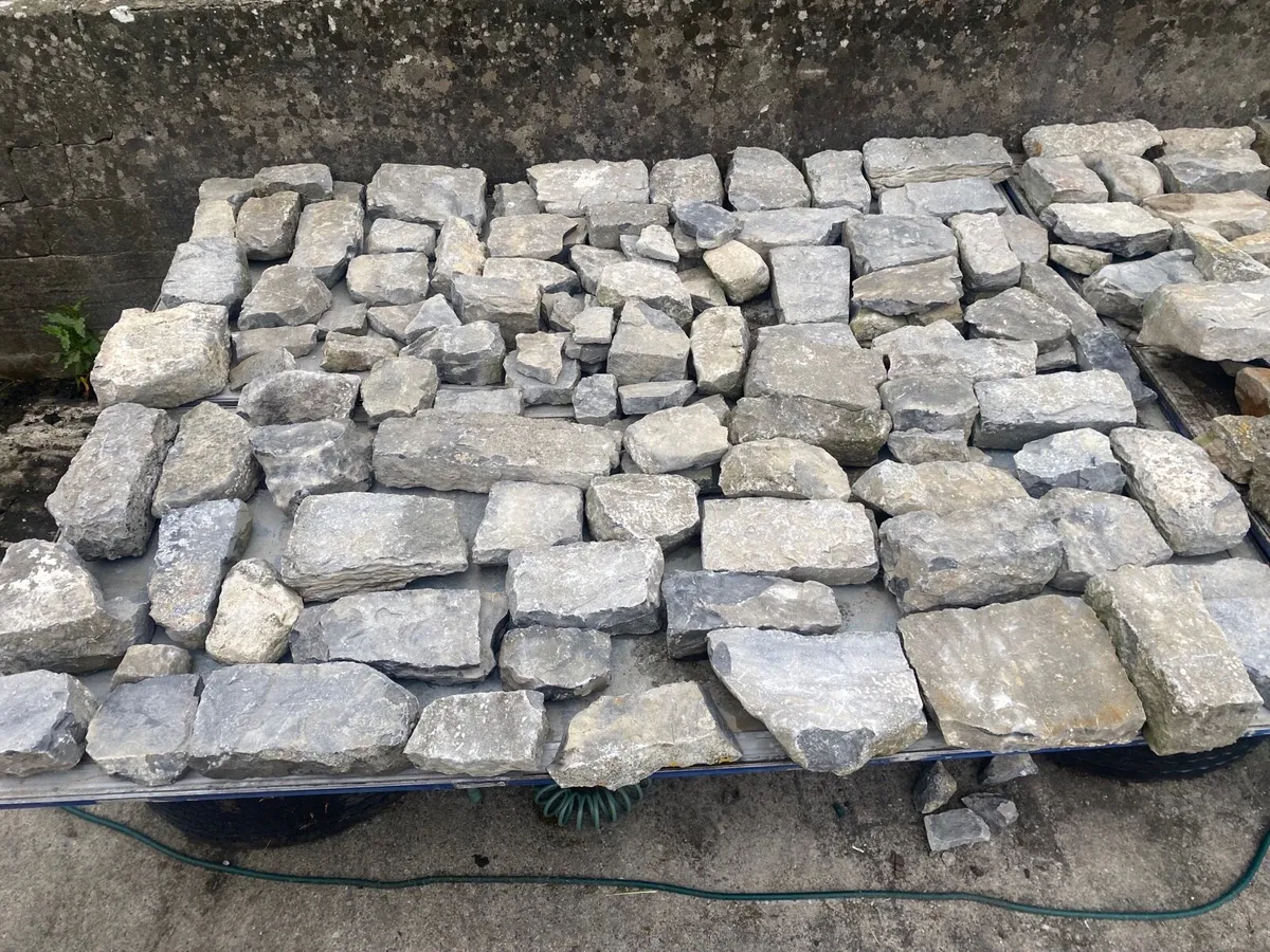 Salvage building stone - Image 1