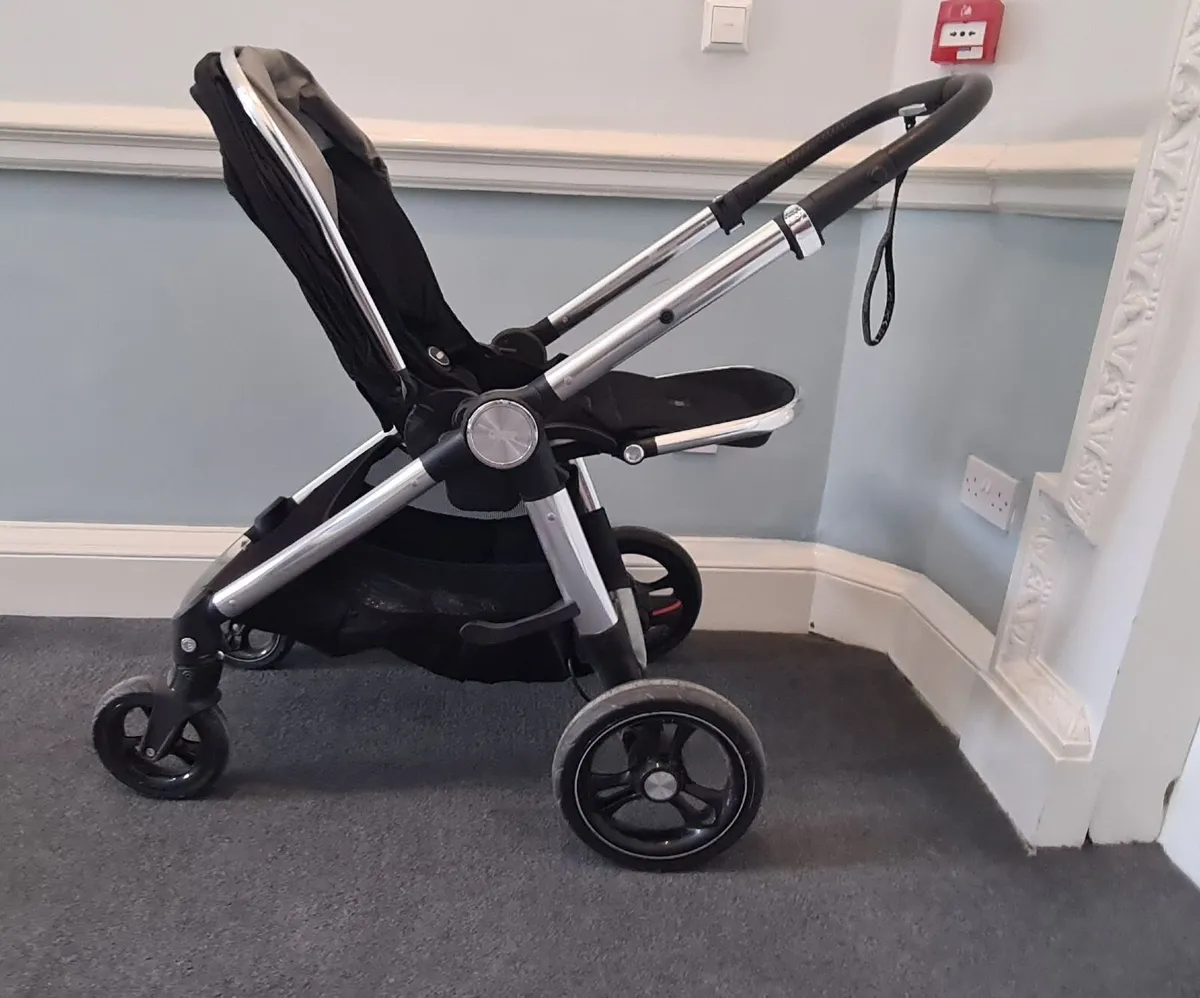 Mamas and Papas Ocarro  Pushchair and Cot - Image 3