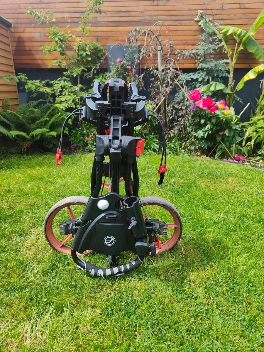 Golf trolley - Image 1