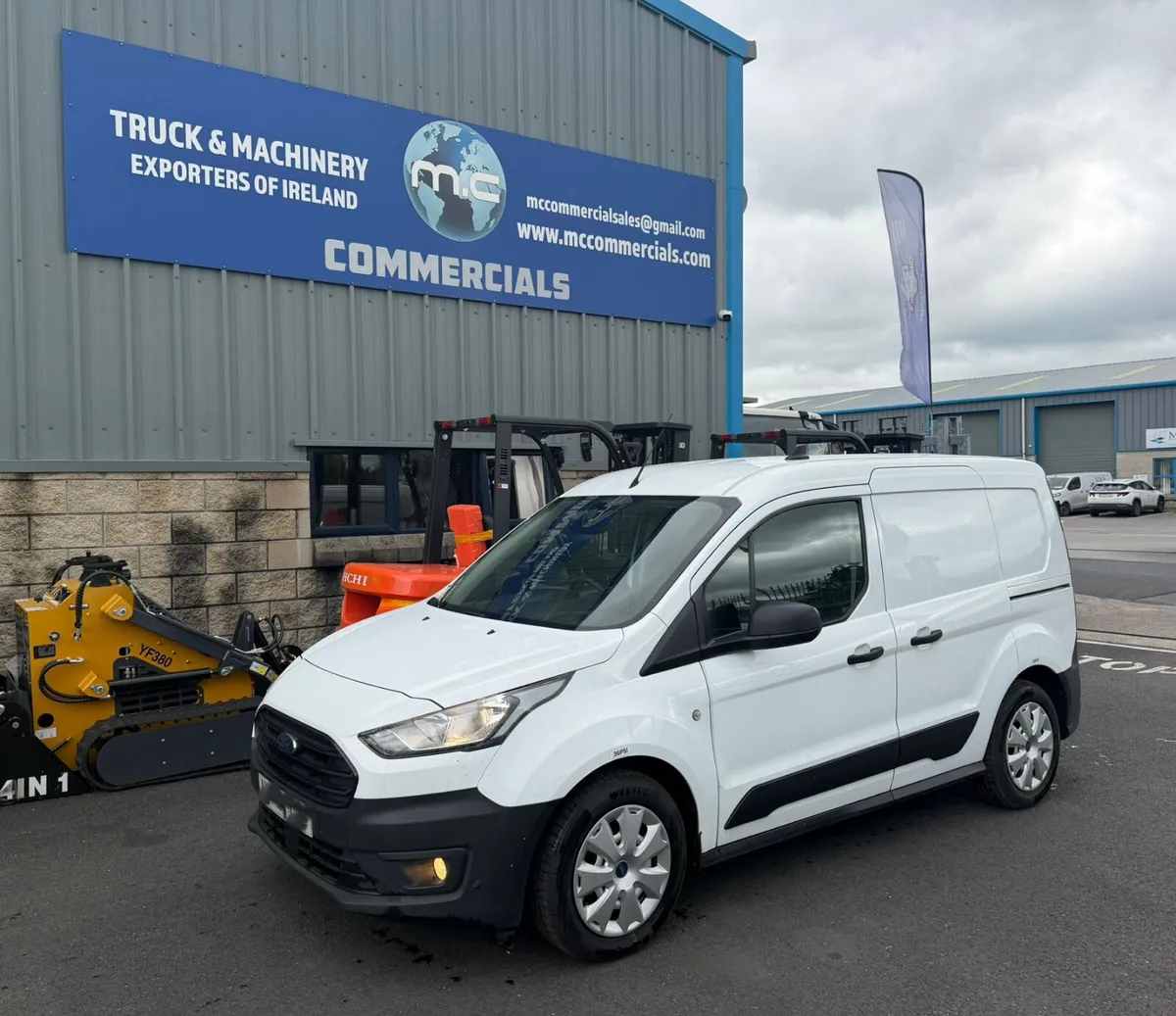 For Sale: 2020 Ford Connect Van - Image 4